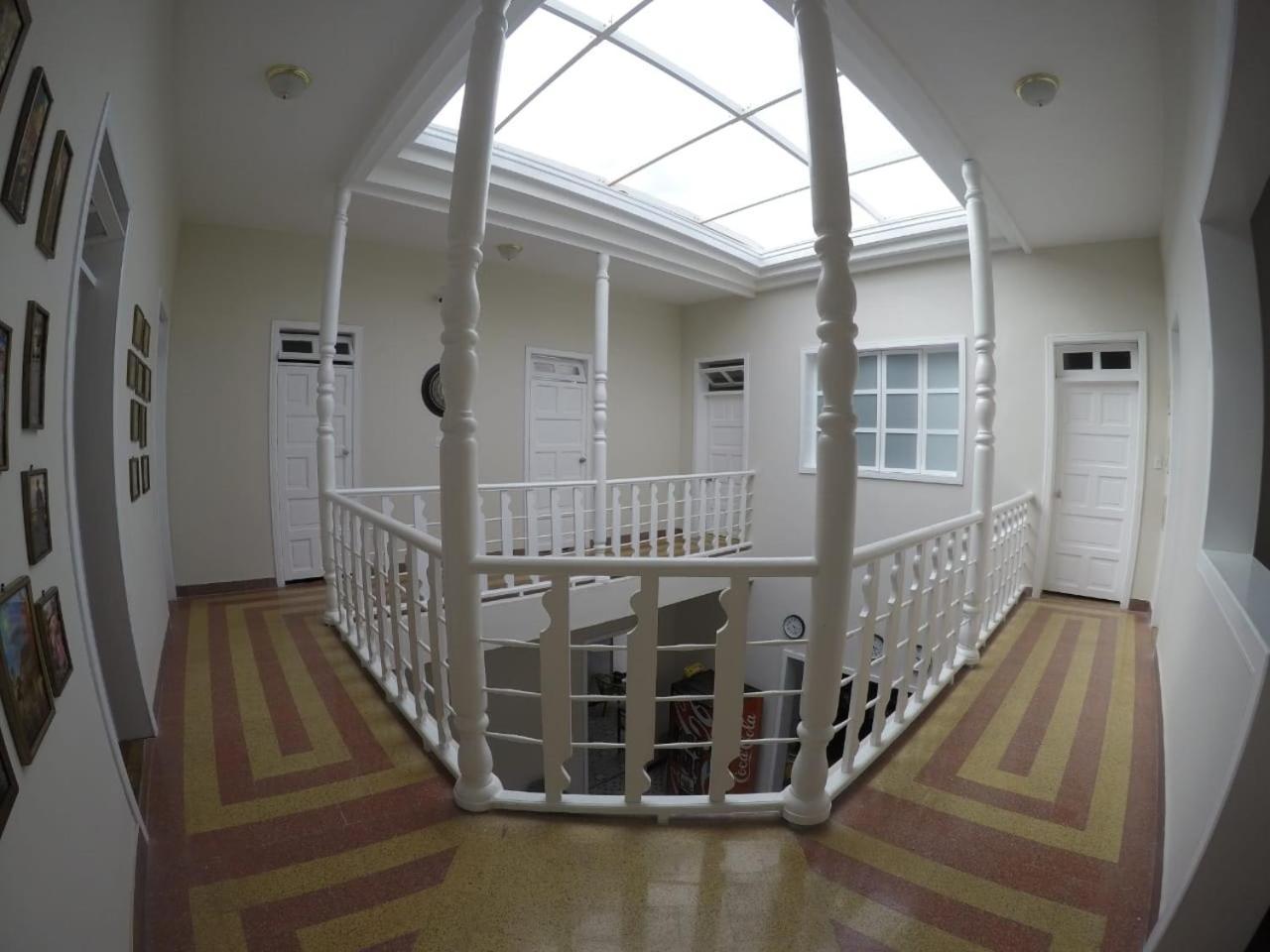 Nomad Hostel Медельїн Екстер'єр фото