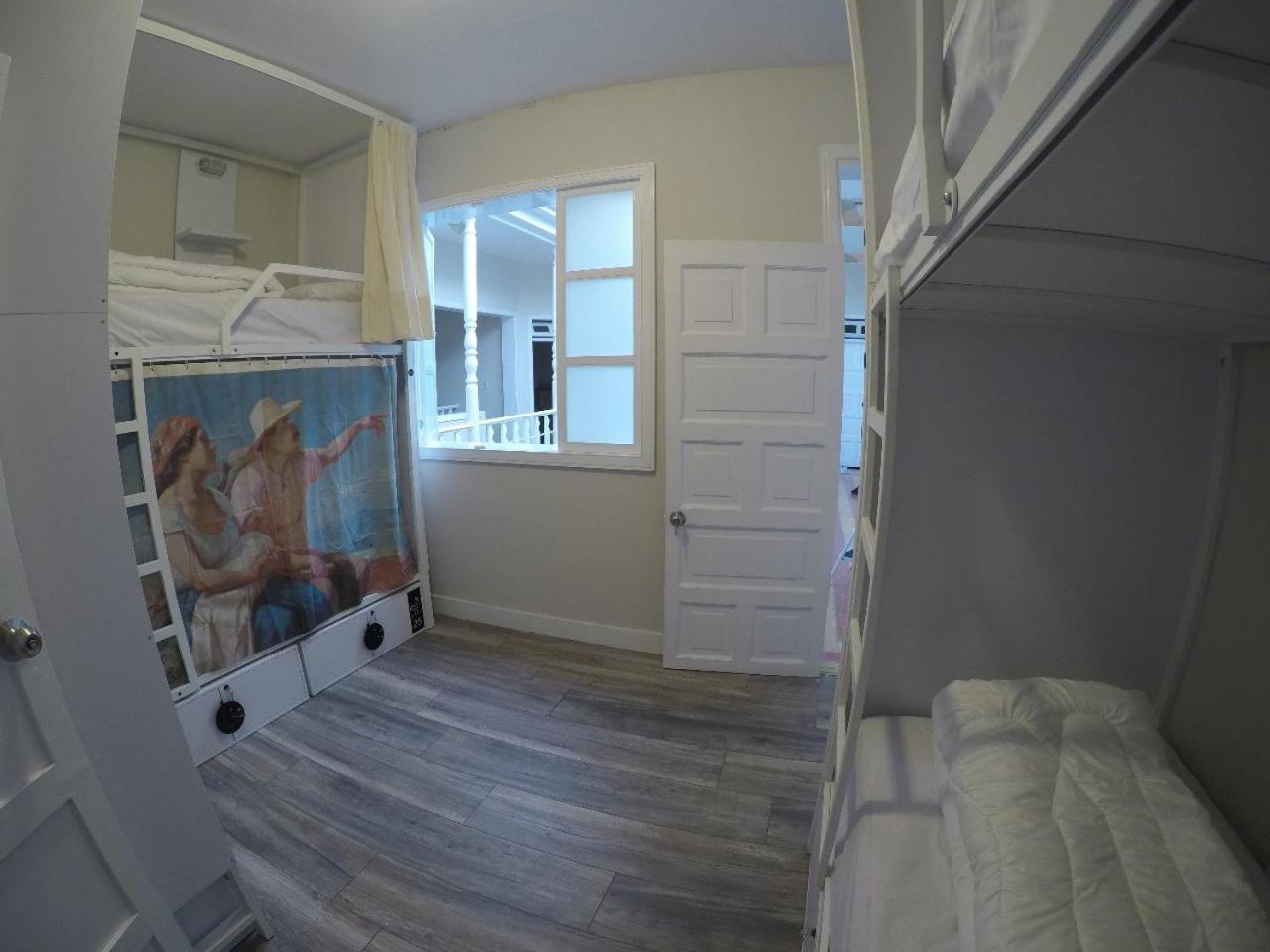 Nomad Hostel Медельїн Екстер'єр фото