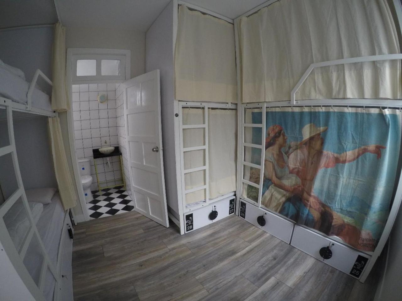 Nomad Hostel Медельїн Екстер'єр фото